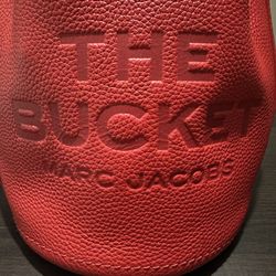 Marc Jacobs The Leather Bucket Bag (GREAT CONDITION)