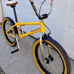 20" Total Killabee BMX Bike 