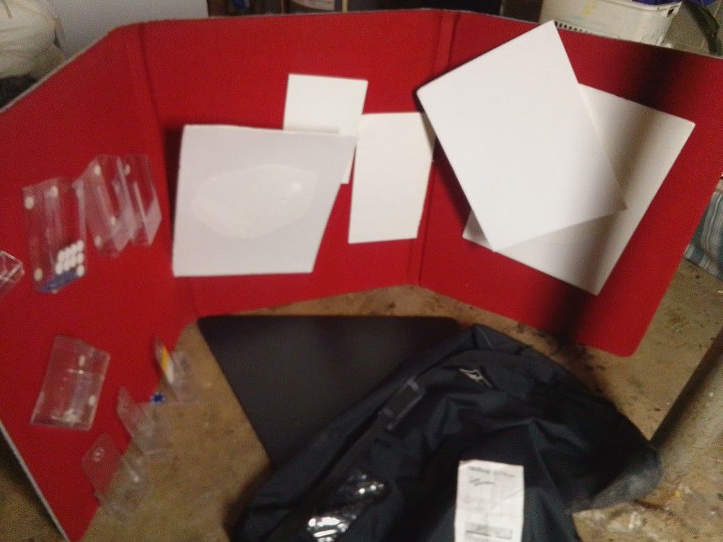 FS Series Display  Board for Conventions, Trade Shows or School Science Project Type Displays. Each side is 30".. can display red or grey. Comes with 