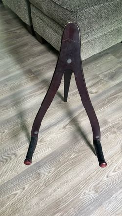 Guitar stand