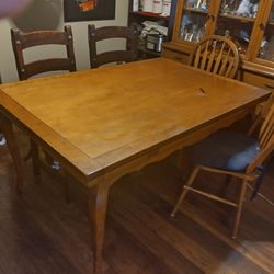 FREE OAK DINING ROOM TABLE, !!