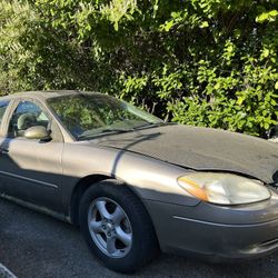 2003 Ford Taurus