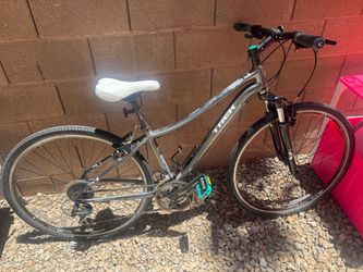 Trek Neko Hybrid Bike