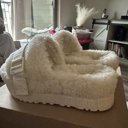 UGG Slides