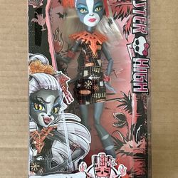 Monster High Ghouls’ Getaway MEOWLODY Daughter Of A Werecat Doll NEW 2015