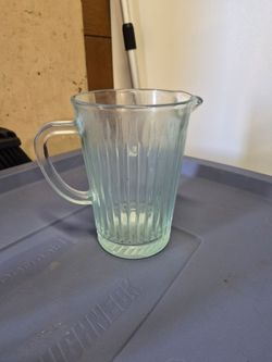 PITCHER. GLASS PITCHER.  VINTAGE