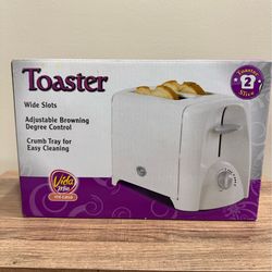 2 Slice Toaster - White. New