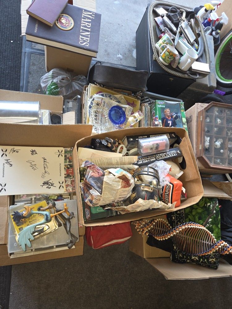 VINTAGE TOYS VIDEO GAMES BEER WRESTLING SPORTS CARDS RECORDS AND MORE