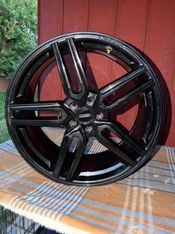 Selling my rim they 20 inch