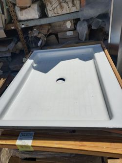 🆕️ 48" x 36" alcove shower base, center drain