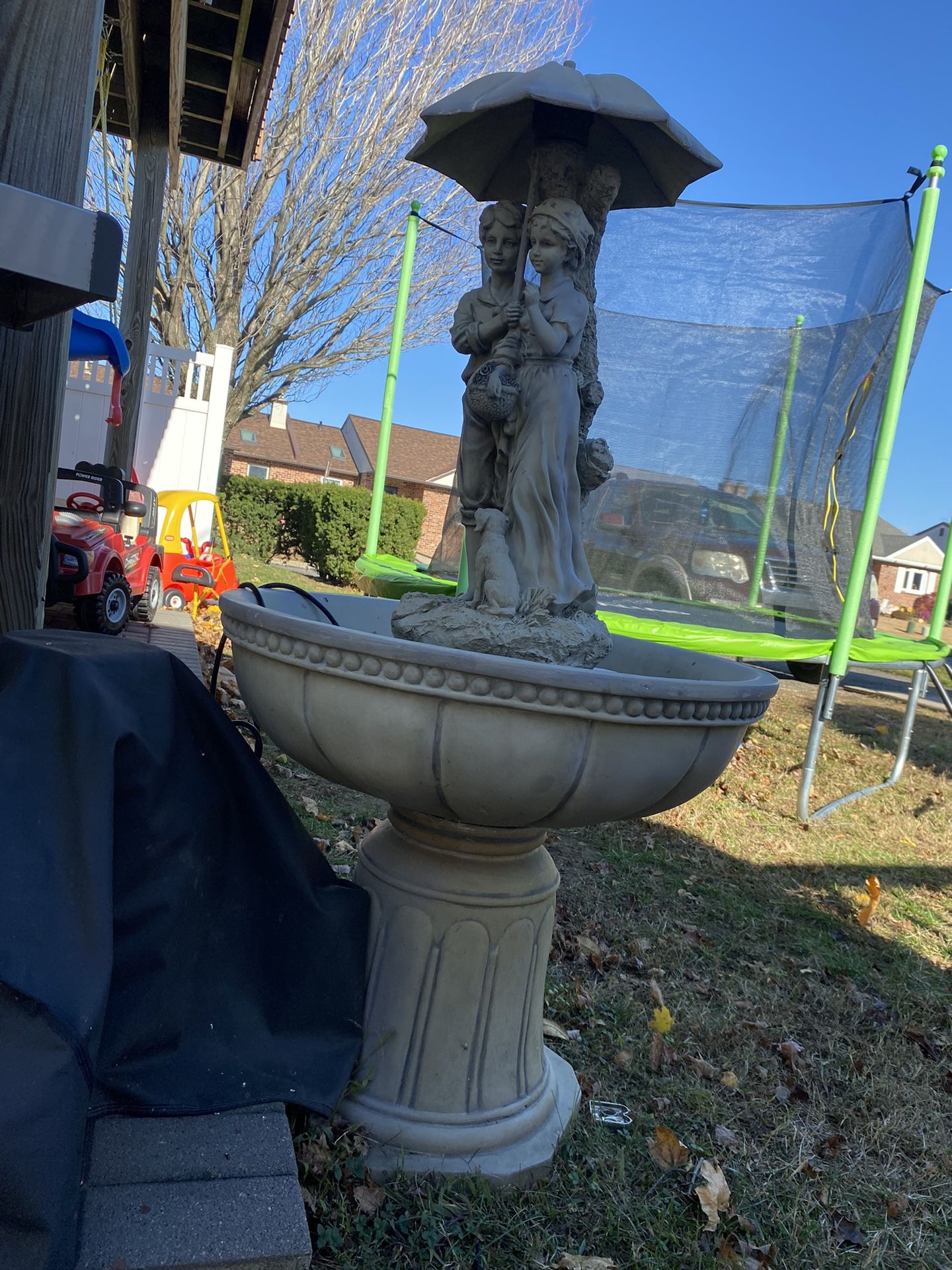 NOT FREE Beautiful Fountain/bird Bath