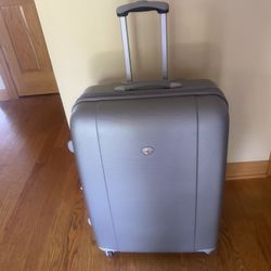 Luggage 28”X20”X20”