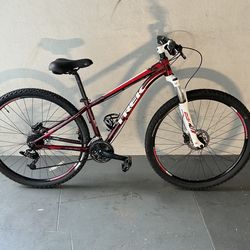 BICYCLE TREK 24 SPEED SIZE 29 BRAND NEW
