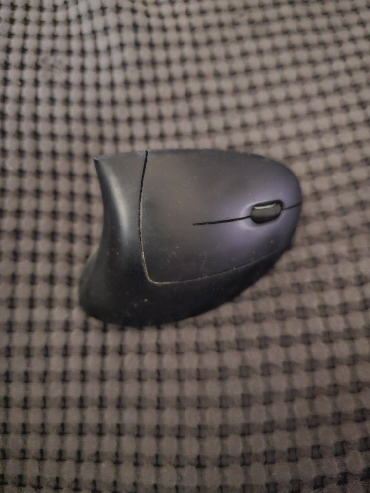 Anker Ergonomic Wireless Mouse
