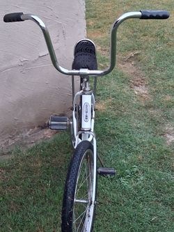 Vintage schwinn stingray lil chicks lowrider bike