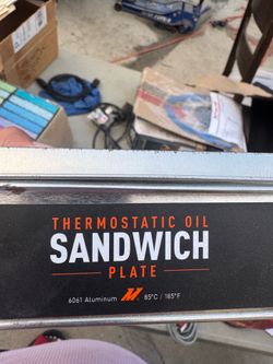 Mishimoto Thermostatic Oil Sandwich Plate