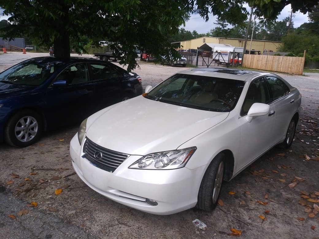 2008 LEXUS E350 FOR SALE RUN AND DRIVE GOOD WITH LEATHER SEATS NAVIGATION SYSTEM BACK UP CAMERA 132000 MILES