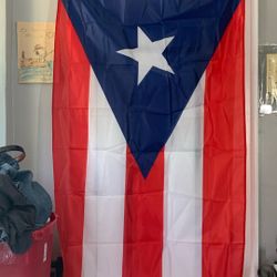 New. Large Puerto Rico flag.