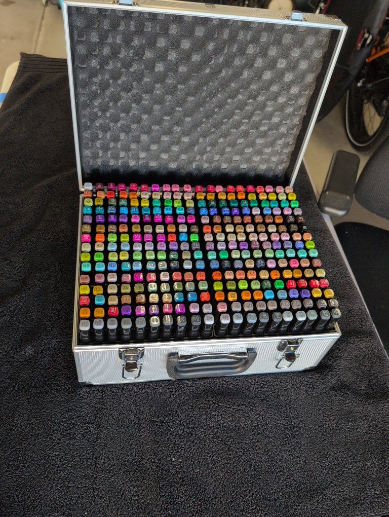 300 Double Ended Markers With Aluminum Case