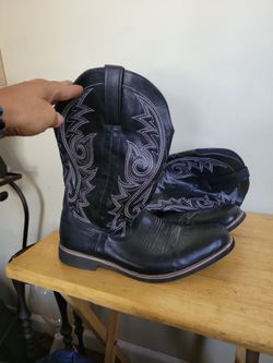 Boots- size Mens 11