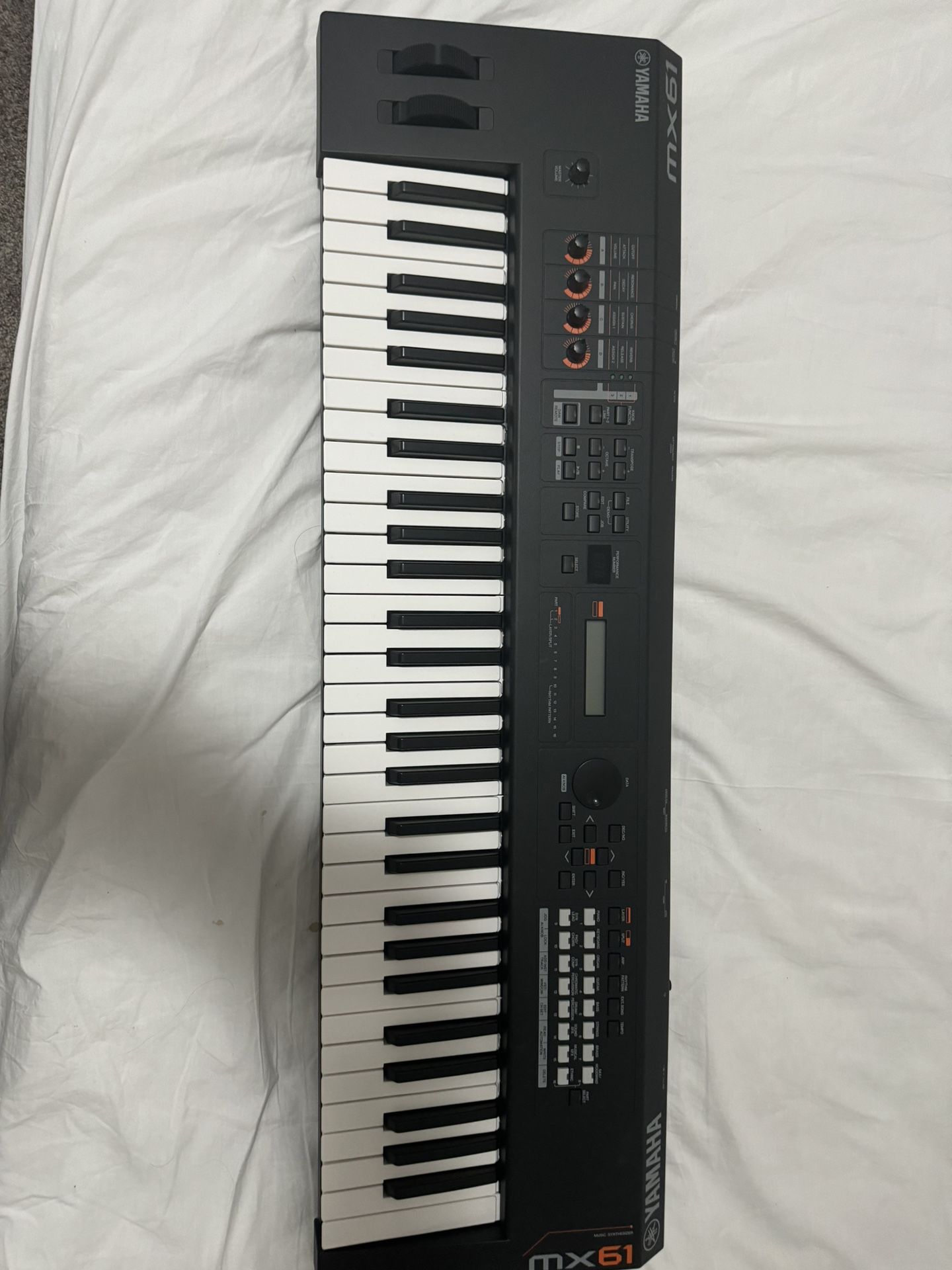 Yamaha MX61 61 Key Music Production Synthesizer