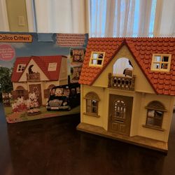 House Toy With Accessories Like New.  $20