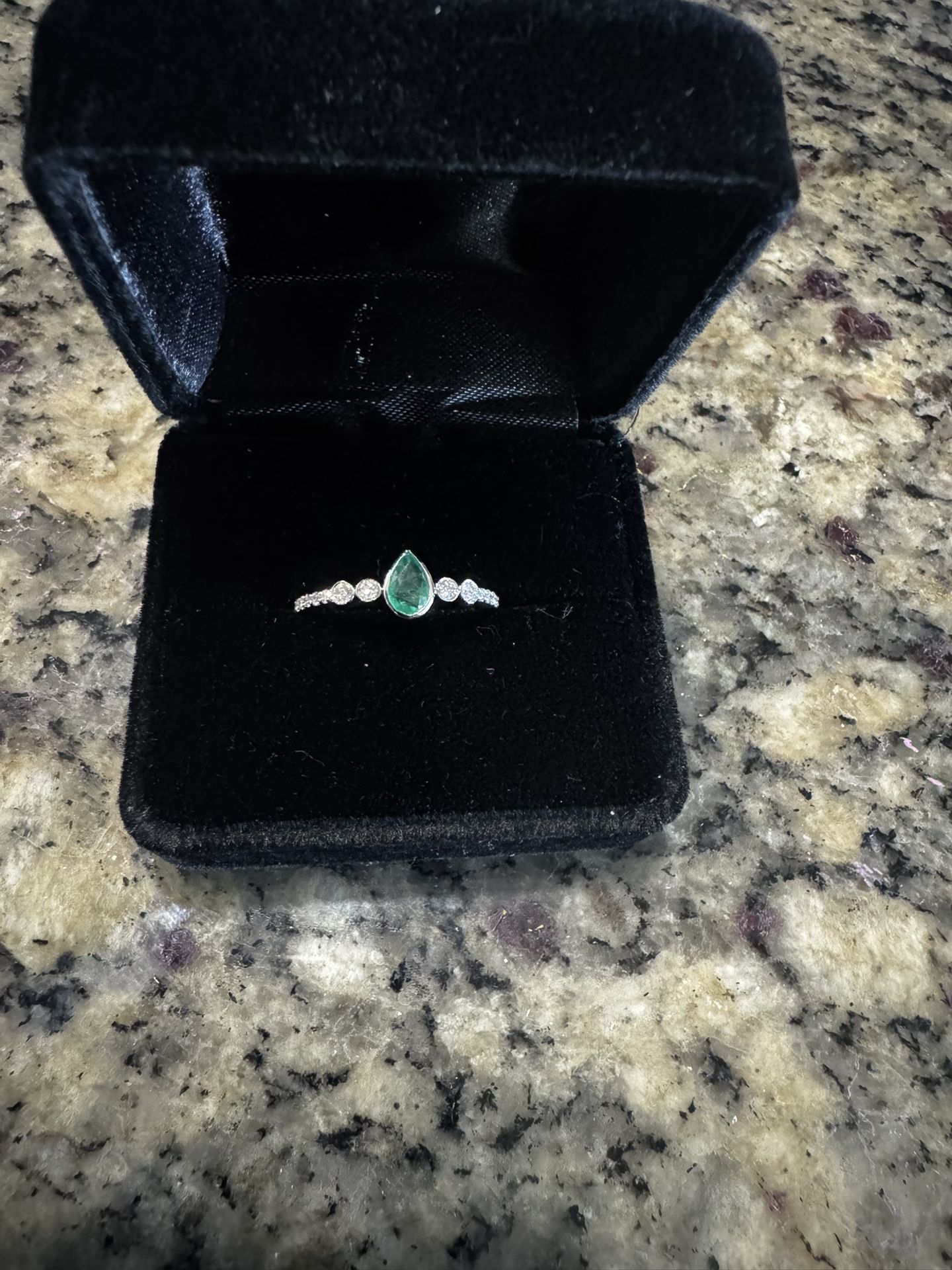 Diamond and emerald ring with certificate