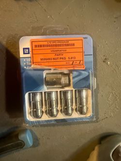 Gm lug nuts