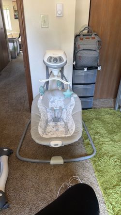Graco Simple Sway Baby Swing with Adjustable Speeds and Plush Seat, Ivy