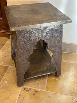 gold/brass colored decorative end table