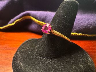 14K Gold Pink Sapphire Solitaire Ring