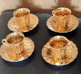 4 Wade Tea Cups & Saucers Gold Vintage 
