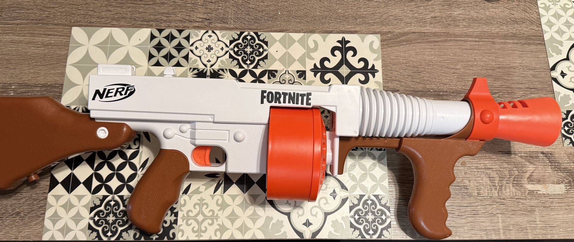 Fortnite x Nerf DG Dart Blaster