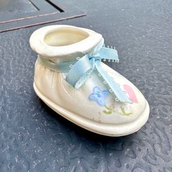 👶 Pretty vintage mini white with blue flower pink heart blue bow ceramic baby bootie planter