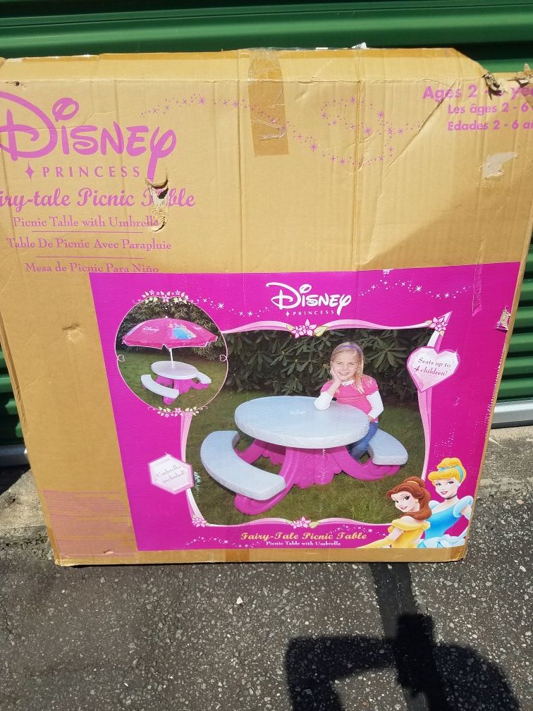 Disney fairy tale princess picnic table with umbrella, new in box