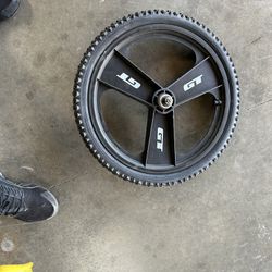 GT Bmx Fan Mags With Tires 