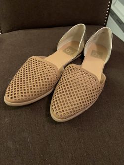 Women’s tan flats