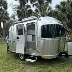 2020 Airstream Caravel