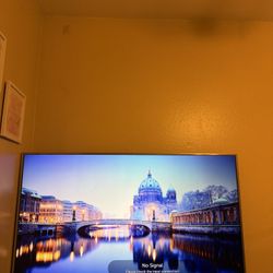 LG Tv Barely Used 