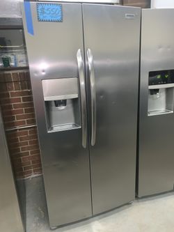 New scratch & dent Frigidaire Gallery 33in. Side by side doors fridge