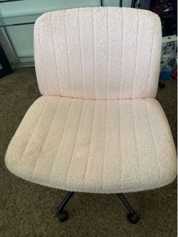 Pink rolling chair