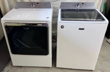Top loader washer & gas dryer set