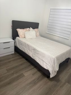 Full Bed With Mattress+Nighstand