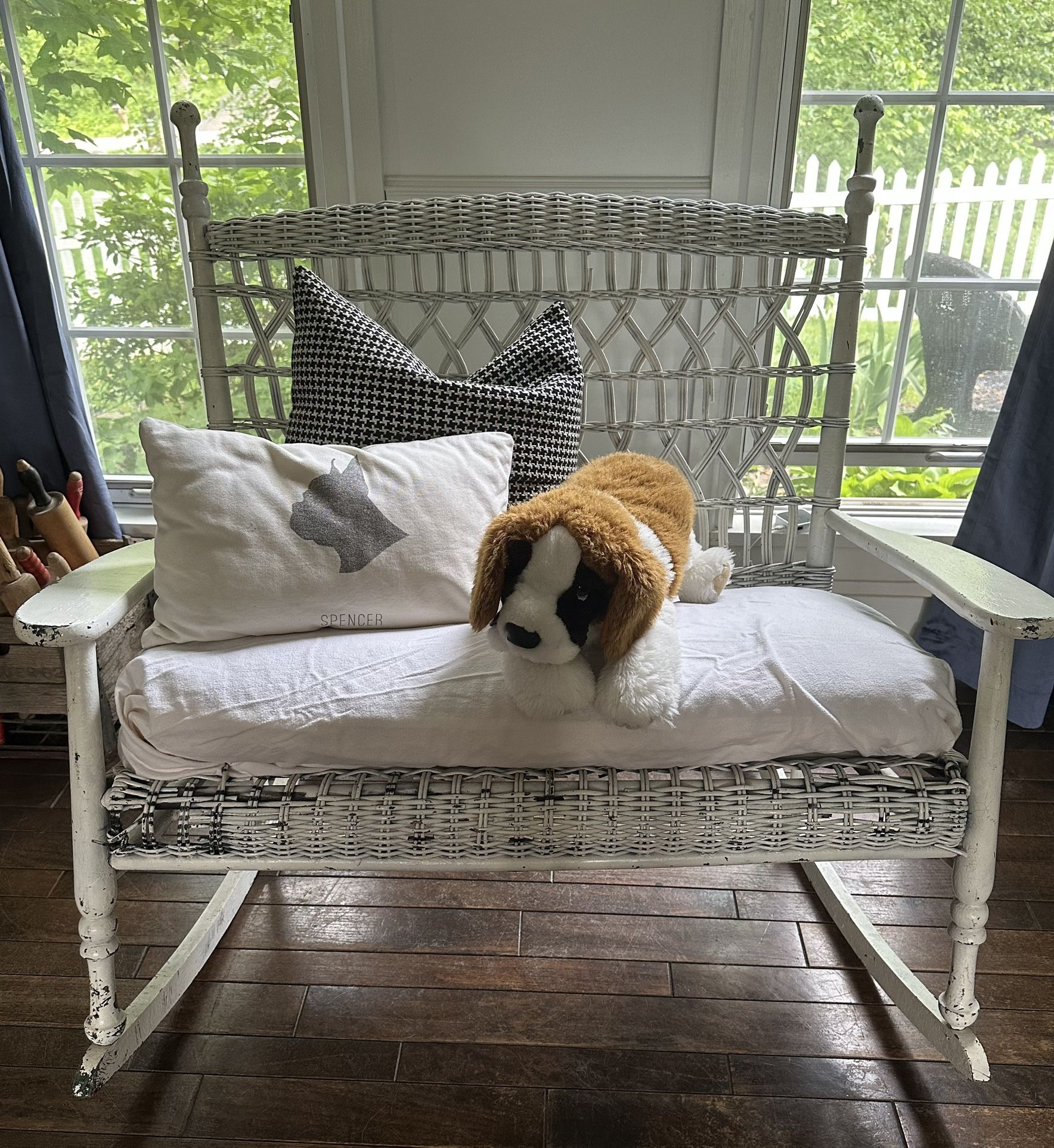 Antique Wicker Settee