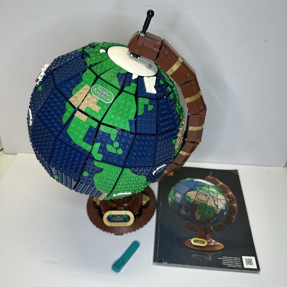 LEGO The Globe