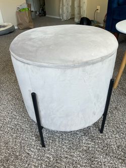 Ottoman with compartment