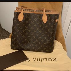 Authentic Louis Vuitton NeverFull Bag. Asking $600.00 OBO.
