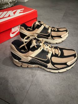 WORN TWICE Nike Zoom Vomero 5 women’s size 8.5.