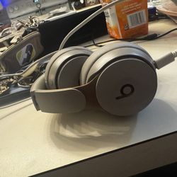 Beats Solo Pro