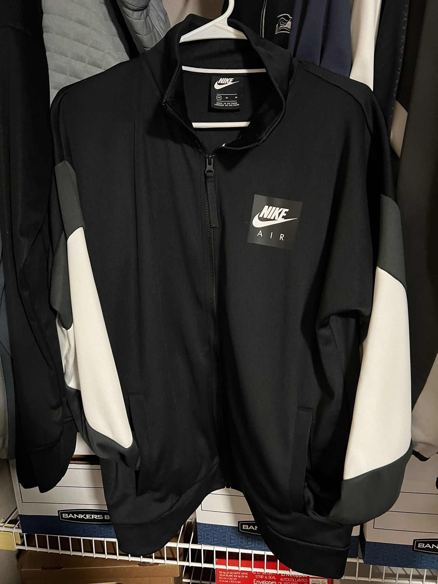 Men’s Nike Sweater Medium